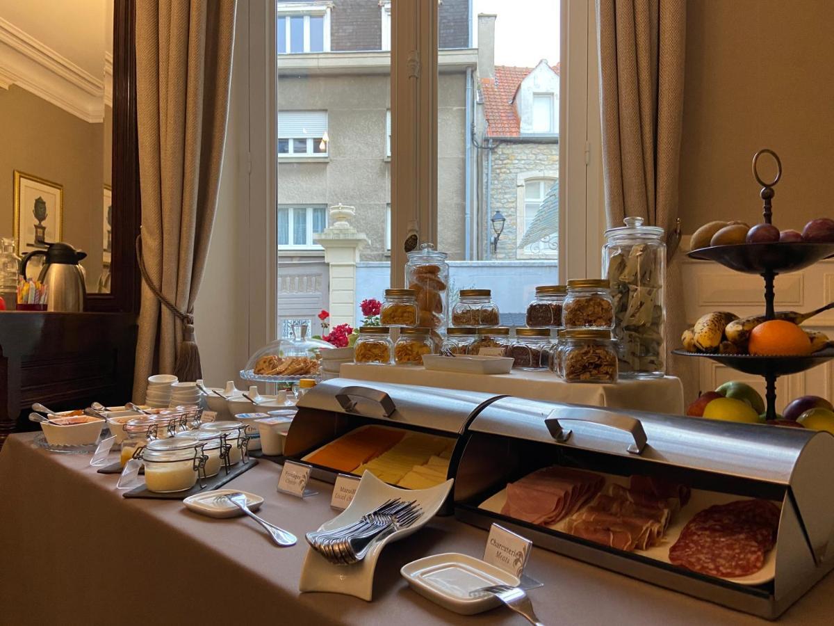 Enclos de l'Evêché Boulogne-sur-Mer Esterno foto